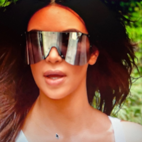 Oversize sunglasses NWOT - Picture 1 of 6